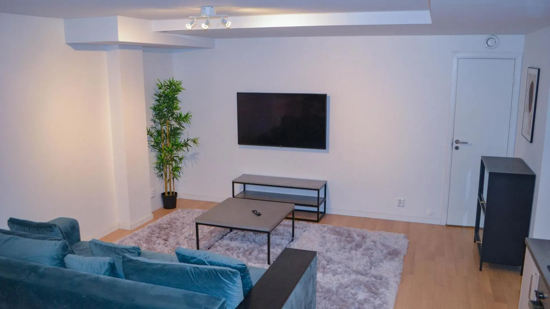 Modern Apartment In Bromma Easy Access To City & Airport 스톡홀름 스웨덴