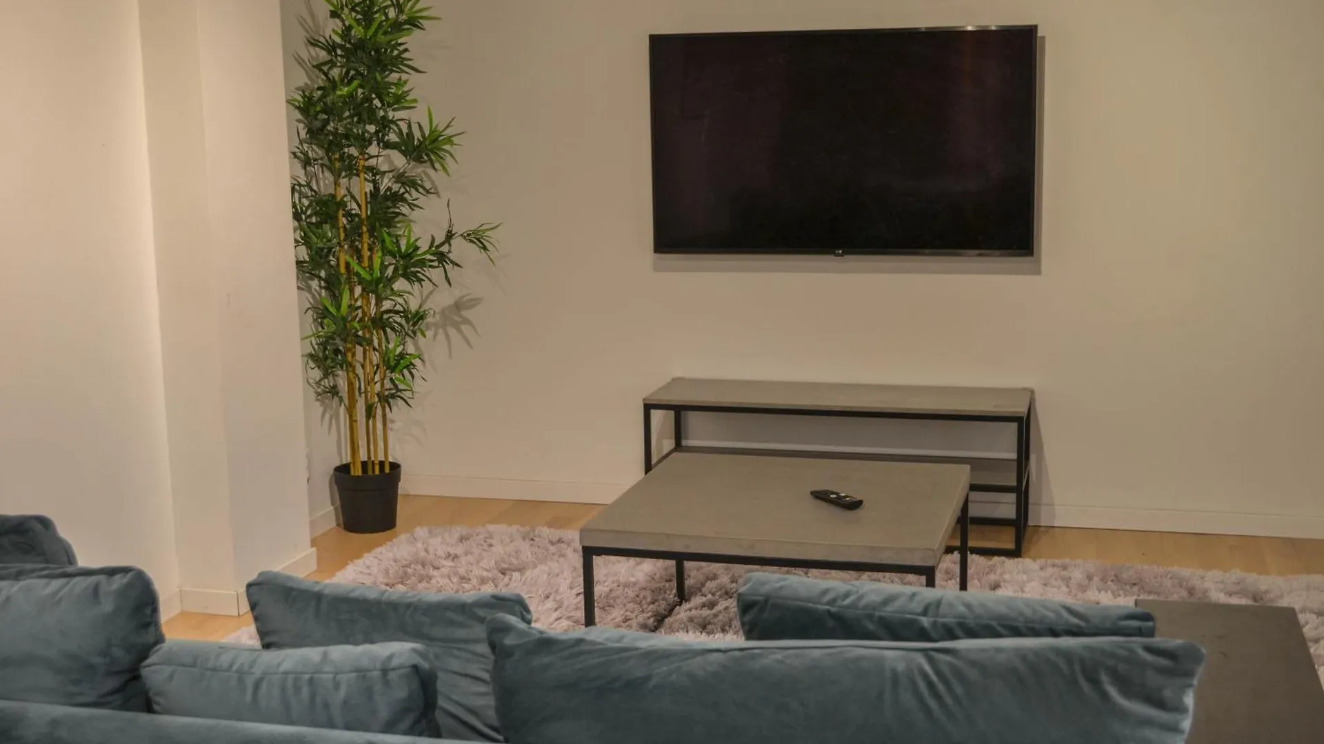 Modern Apartment In Bromma Easy Access To City & Airport 스톡홀름 0*,  스웨덴