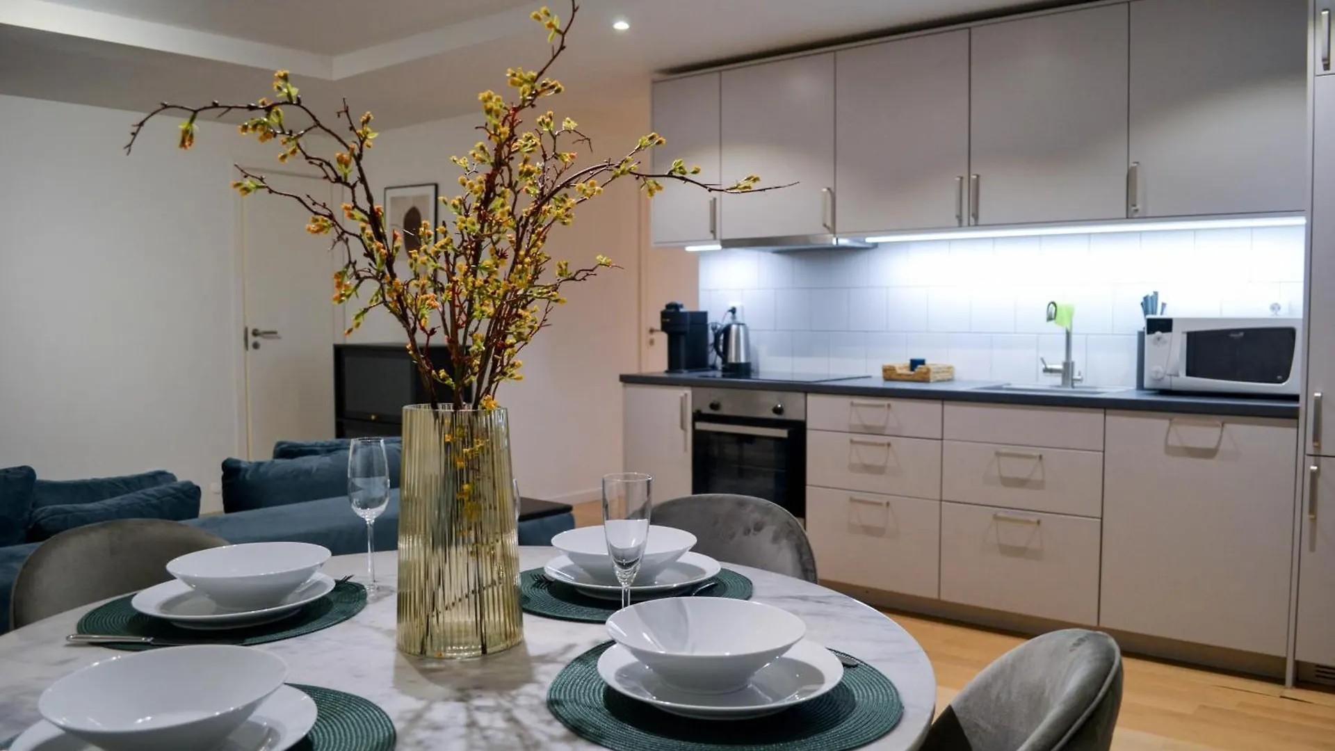 Modern Apartment In Bromma Easy Access To City & Airport 스톡홀름