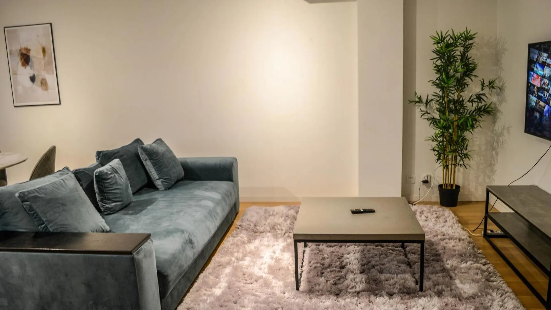 Modern Apartment In Bromma Easy Access To City & Airport 스톡홀름