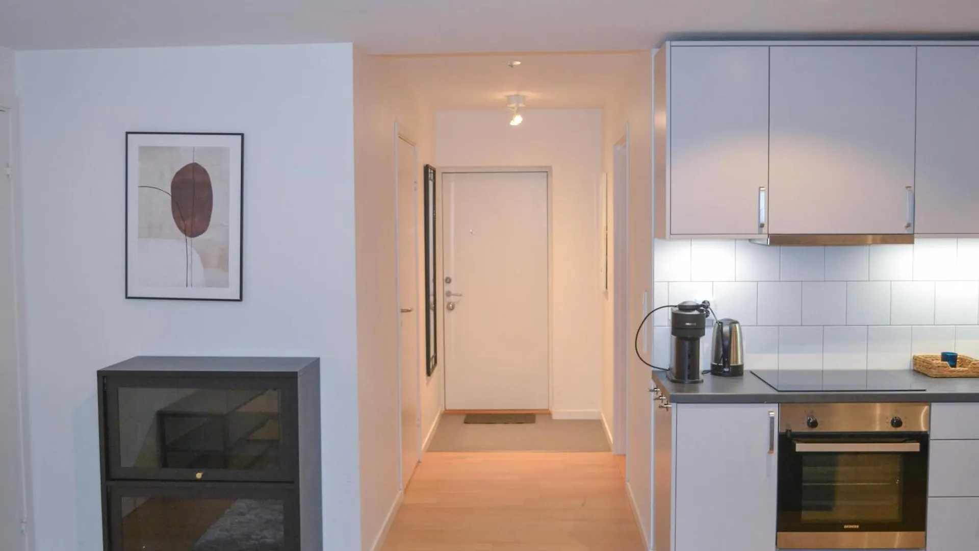 Modern Apartment In Bromma Easy Access To City & Airport 스톡홀름 스웨덴