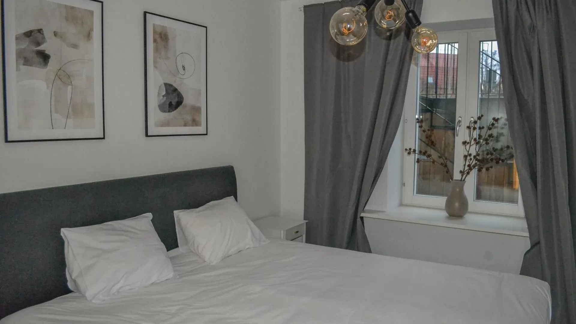 Modern Apartment In Bromma Easy Access To City & Airport 스톡홀름